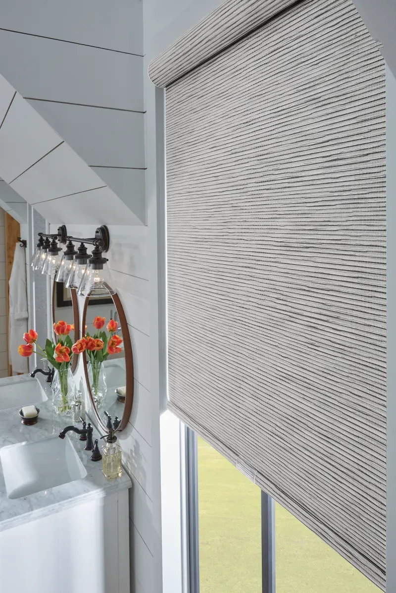 Custom roller shades installation in Southern California - Bathroom – Woven Shade Detail